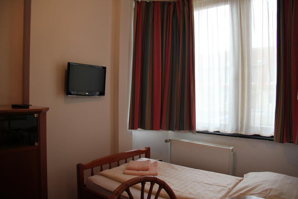 Wali'S Hotel Bielefeld Oda fotoğraf