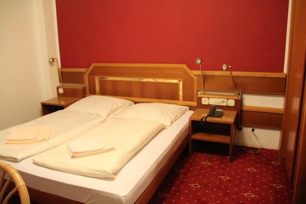 Wali'S Hotel Bielefeld Oda fotoğraf