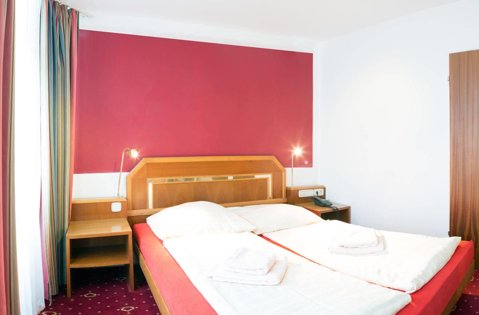 Wali'S Hotel Bielefeld Dış mekan fotoğraf