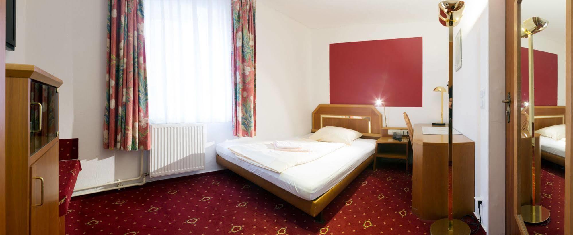 Wali'S Hotel Bielefeld Dış mekan fotoğraf